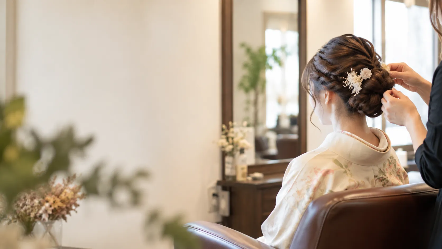 佐賀美容室ドルセットで成人式や卒業式などハレの日に向けて着物に合うヘアセットを整えているイメージ